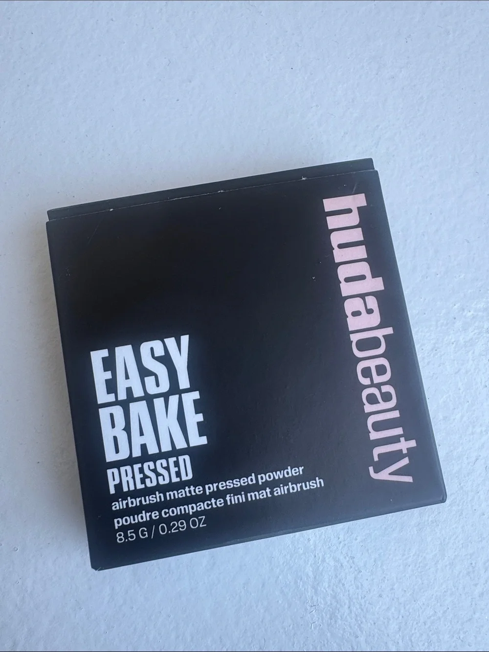 HUDA BEAUTY Easy Bake Pressed Powder - POUND CAKE
